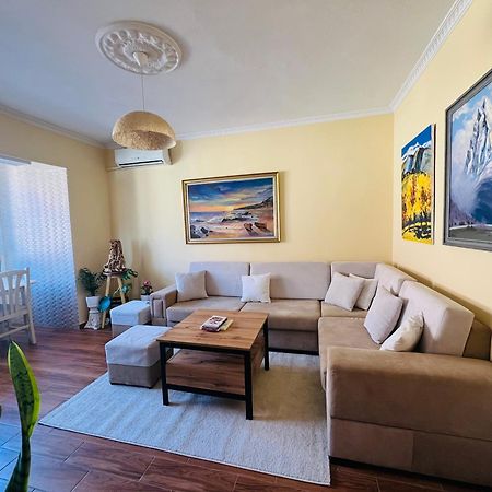 Cozy Central Apartment Tirana Exteriör bild