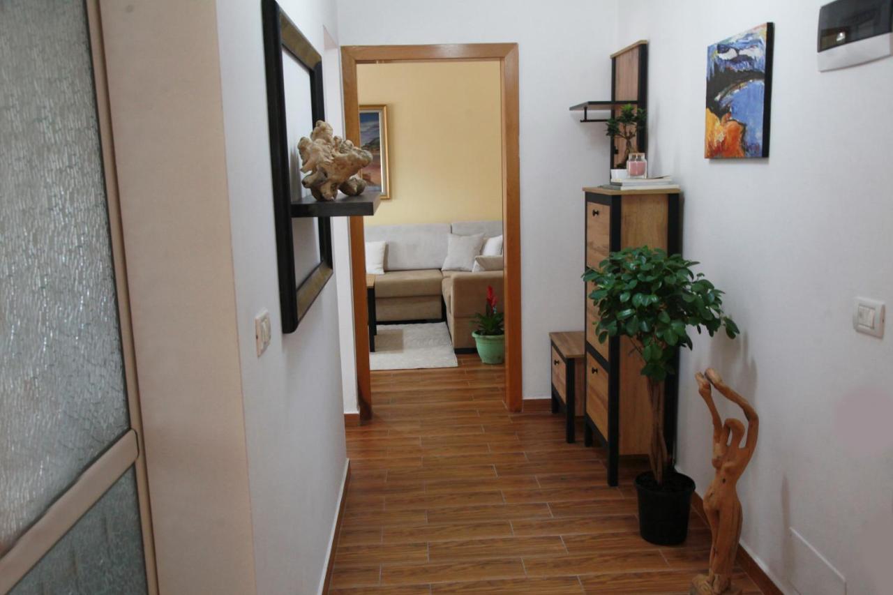 Cozy Central Apartment Tirana Exteriör bild