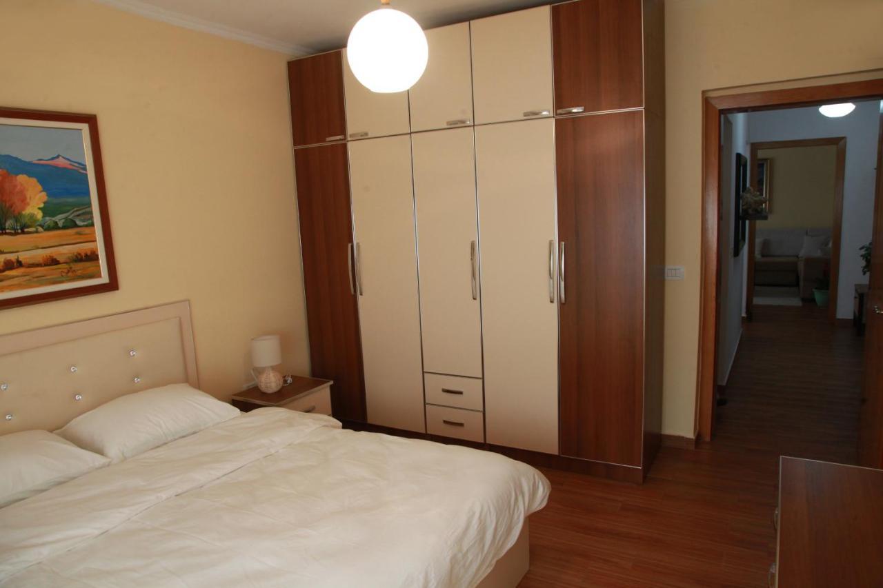 Cozy Central Apartment Tirana Exteriör bild