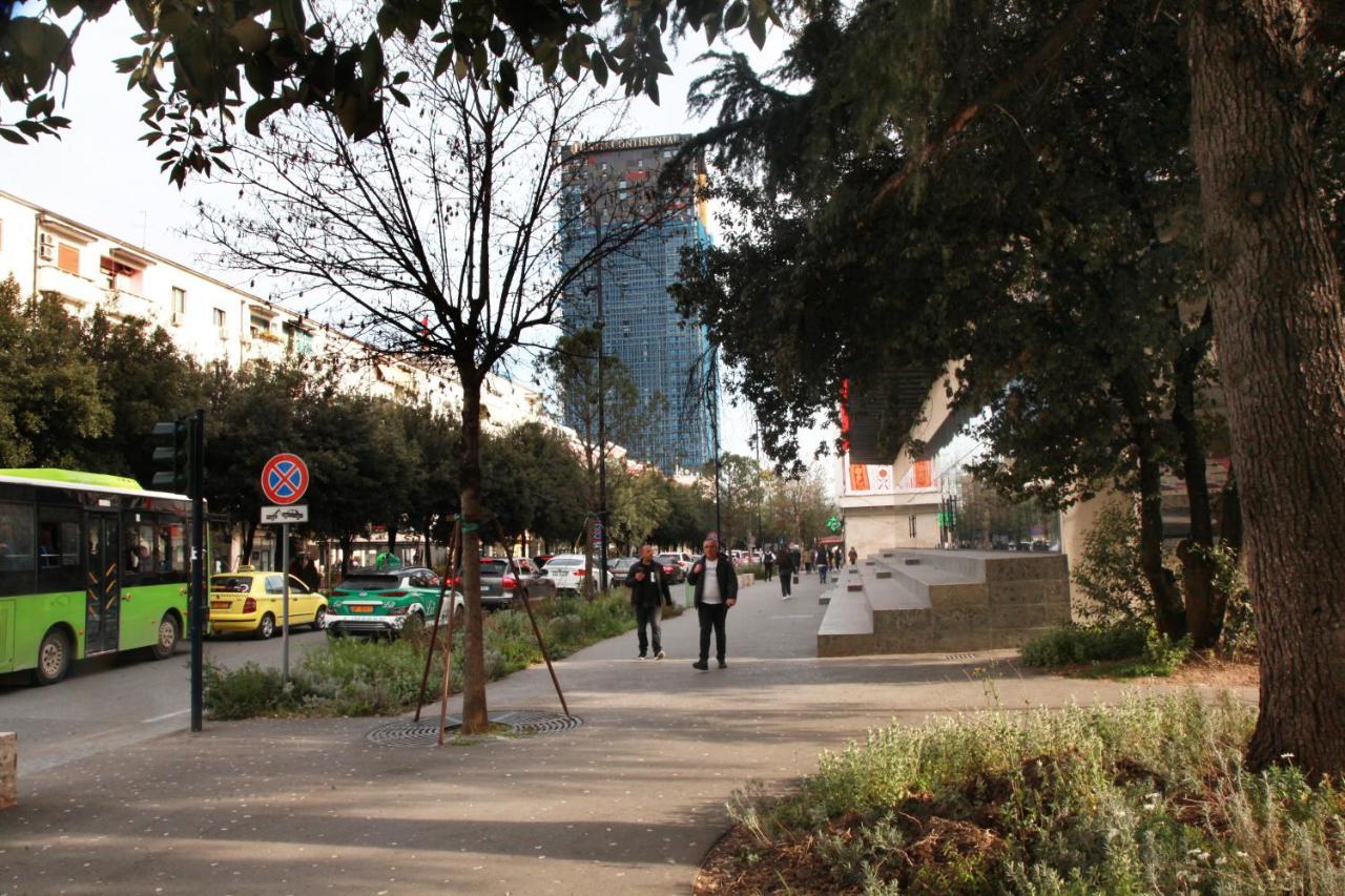 Cozy Central Apartment Tirana Exteriör bild