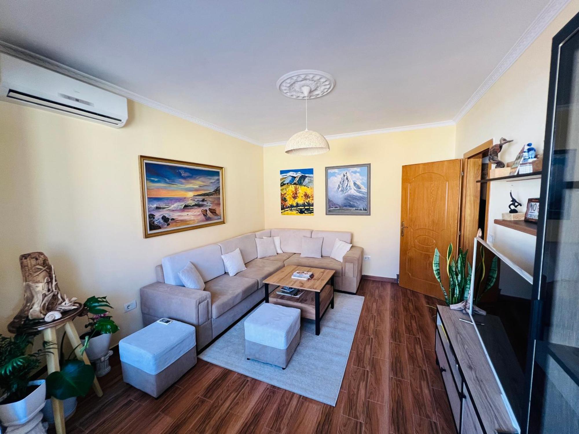 Cozy Central Apartment Tirana Exteriör bild